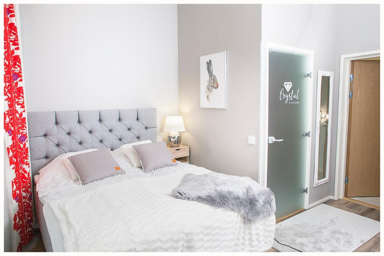 Crystal Arctic Suites Rovaniemi Dış mekan fotoğraf A bedroom in a serviced apartment