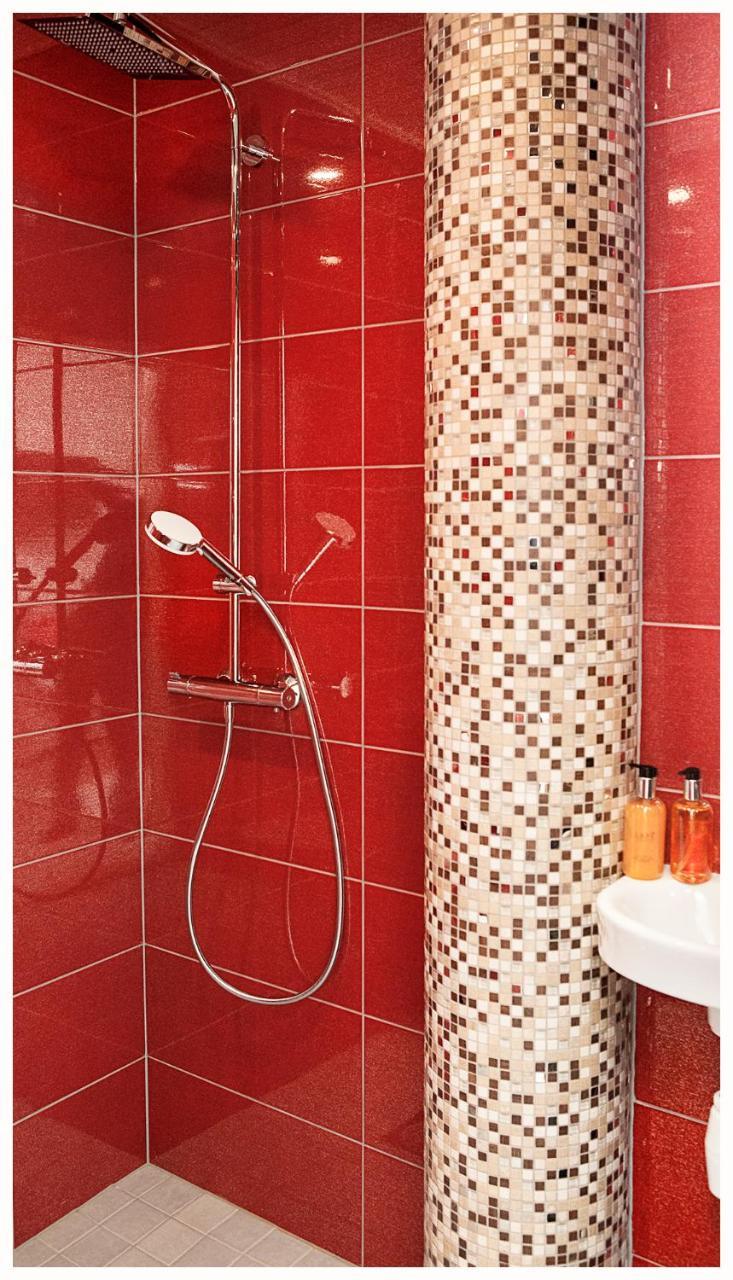 Crystal Arctic Suites Rovaniemi Dış mekan fotoğraf Bathroom tiles